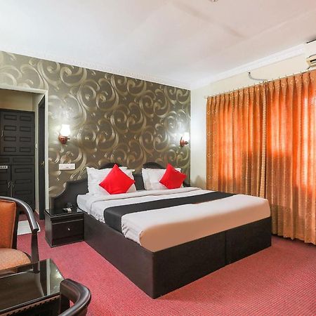 Capital O 72337 Hotel Konkan Tadka มุมไบ ภายนอก รูปภาพ