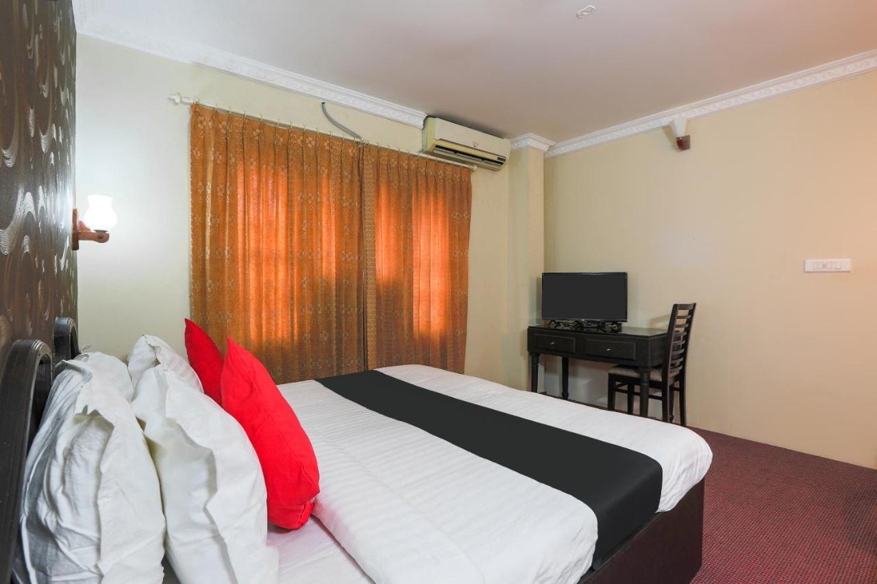Capital O 72337 Hotel Konkan Tadka มุมไบ ภายนอก รูปภาพ