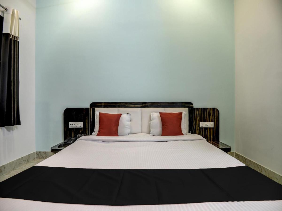 Capital O 72337 Hotel Konkan Tadka มุมไบ ภายนอก รูปภาพ