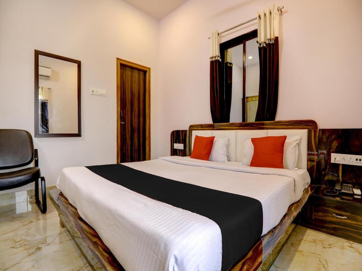 Capital O 72337 Hotel Konkan Tadka มุมไบ ภายนอก รูปภาพ